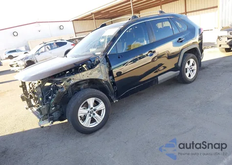 2020 Toyota Rav4 Xle z USA, uszkodzony, nr VIN 2T3W1RFV8LW073843
